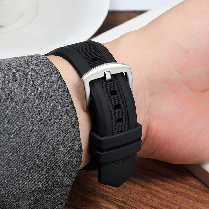 Omega Constellation 131.33/131 - Rubber Strap Diver 리뷰 및 가격